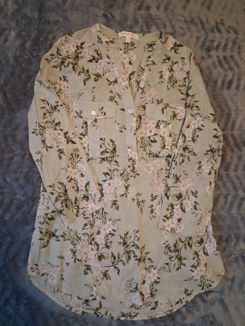 Eden & Olivia Top Women's Small Sage Green Floral Button-Front Tunic